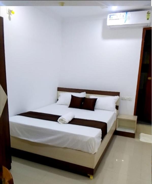 Tharavad Residency Hotel Iritti Bagian luar foto